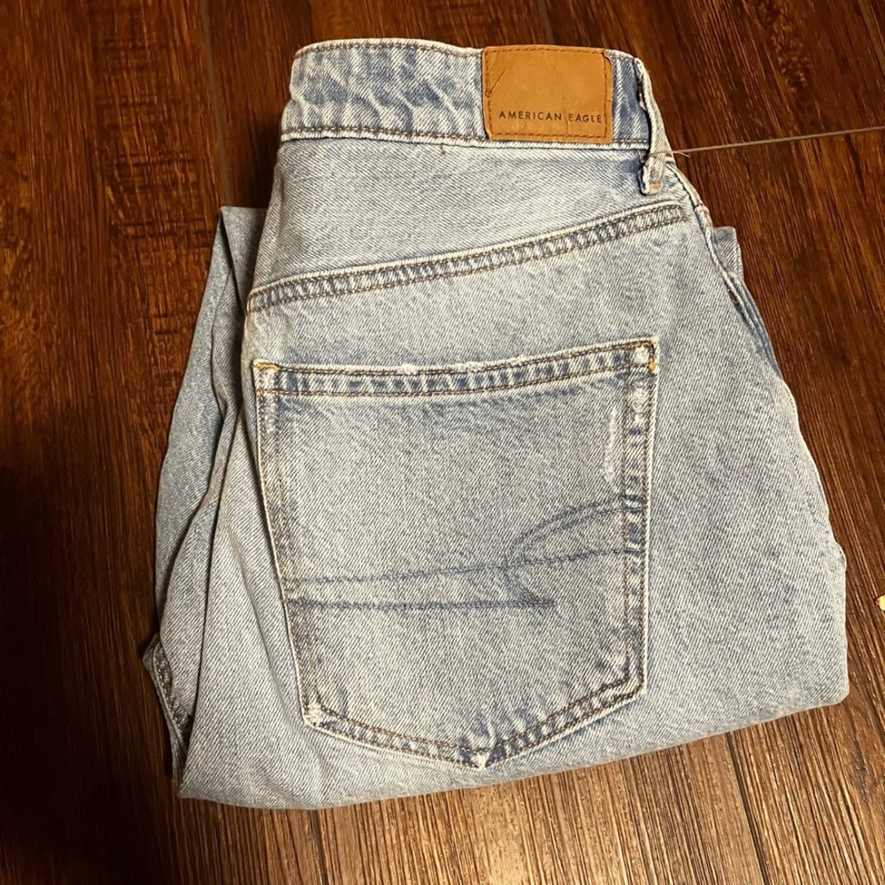 American eagle mom jeans